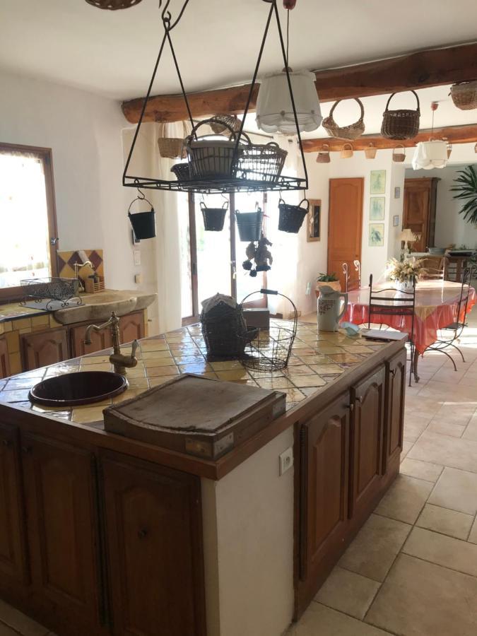 Bastide Campagne Canal Cucuron Luaran gambar